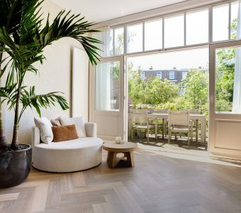 Vloer – pvc – therdex – licht hout – liggend – visgraat – houtlook – zithoek