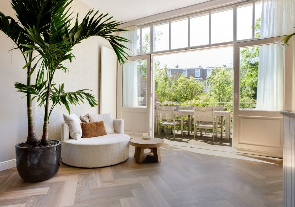 Vloer – pvc – therdex – licht hout – liggend – visgraat – houtlook – zithoek