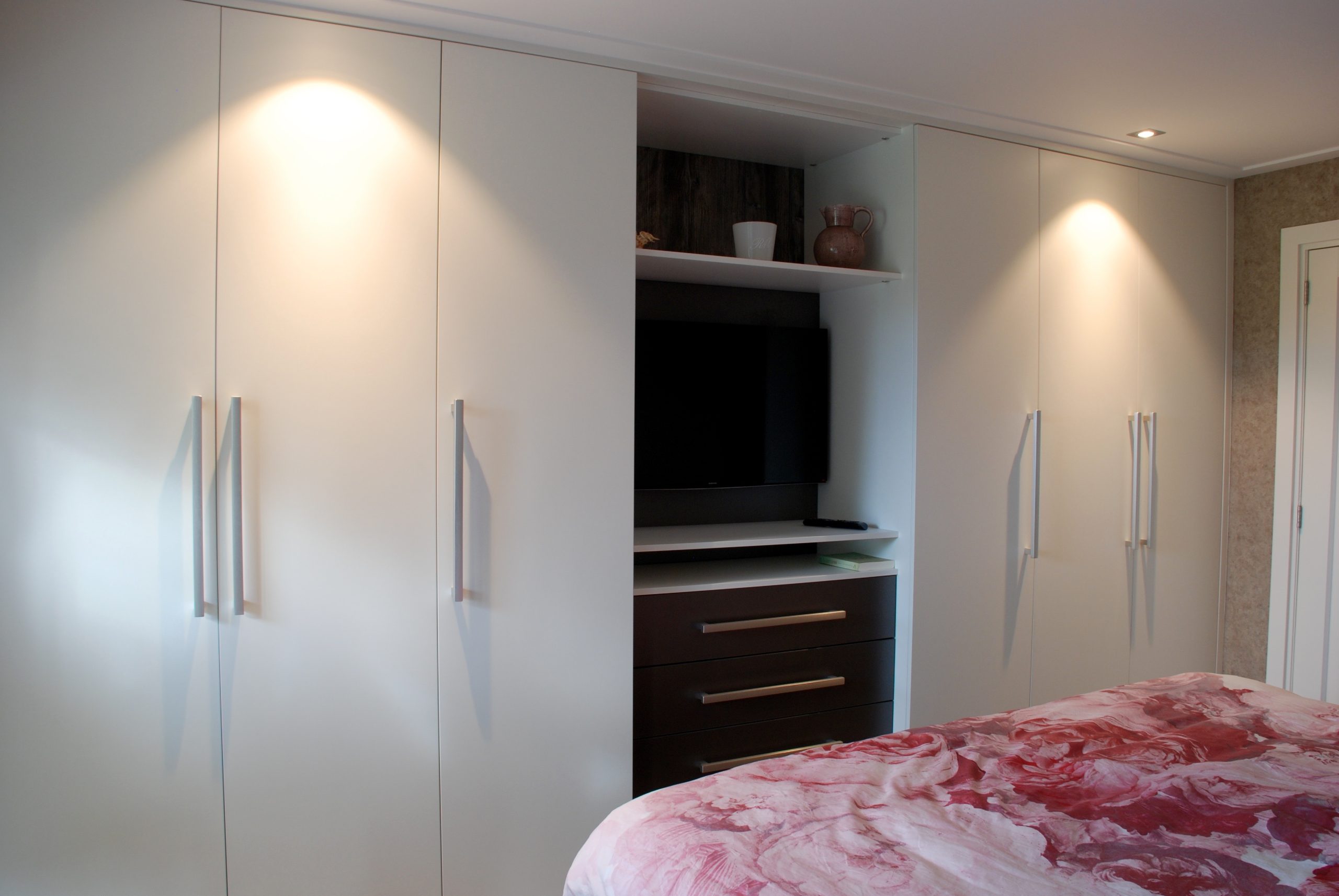 Kast op maat | Draaideurkast I de Woonspecialist