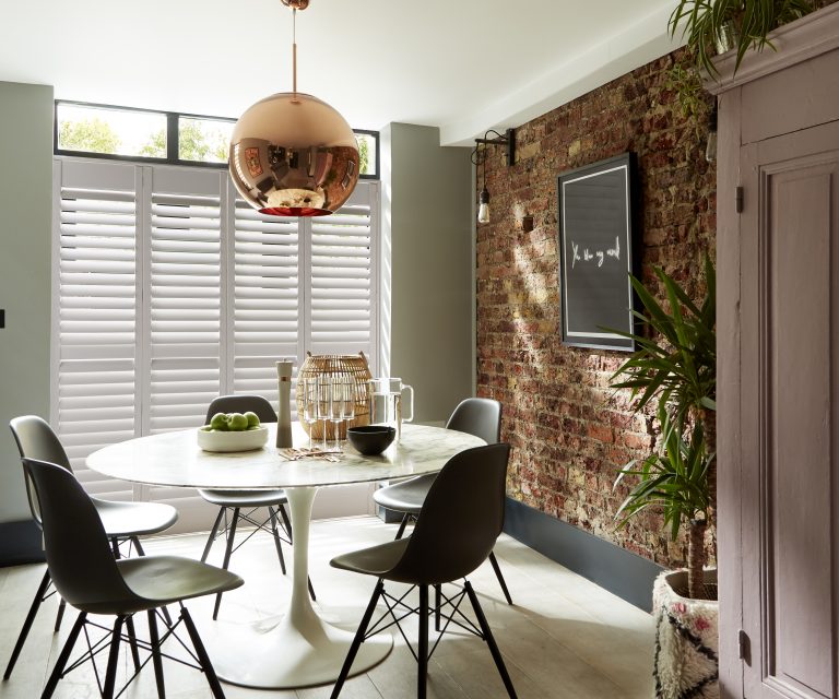 blog interieurtrends zomer in huis shutters raamdecoratie