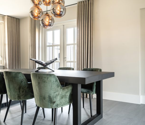 Vloer – pvc – therdex – grijs – staand – eetkamer – stroken – planken Vloer – pvc – therdex – grijs – staand – eetkamer – stroken – planken