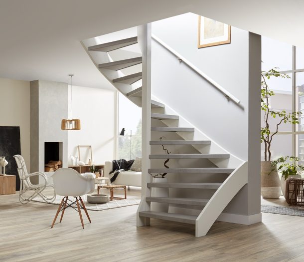 Traprenovatie betonlook laminaat