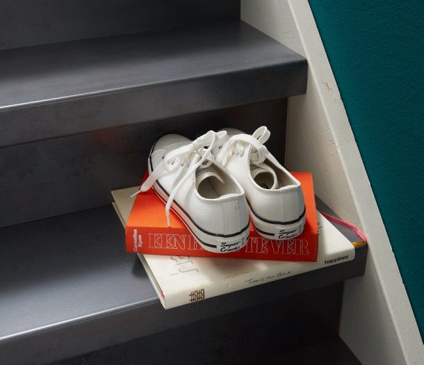 Traprenovatie betonlook met laminaat