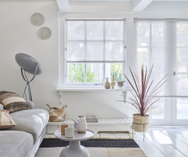 Rolgordijn – bece – wit – woonkamer – staand (2) – kopie