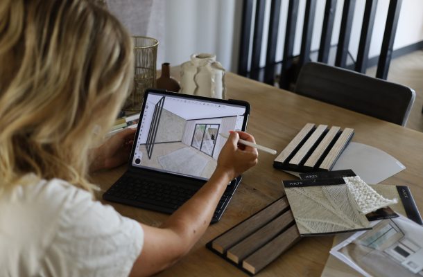 Interieurstyliste Liset van Thuis bij Schokker ontwerpt jouw woninginrichting in 3D zo heb jij een duidelijk beeld van jouw nieuwe interieur. Interieurstyliste Liset van Thuis bij Schokker ontwerpt jouw woninginrichting in 3D zo heb jij een duidelijk beeld van jouw nieuwe interieur.
