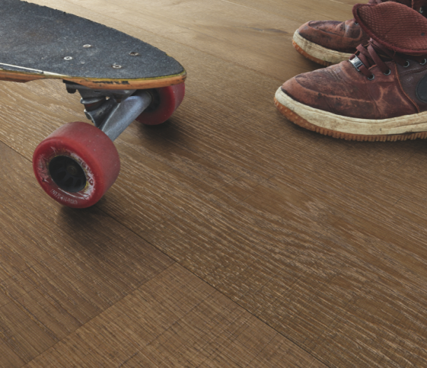 Robuuste houtlook Fineerparket Lindura vloer in de woonkamer