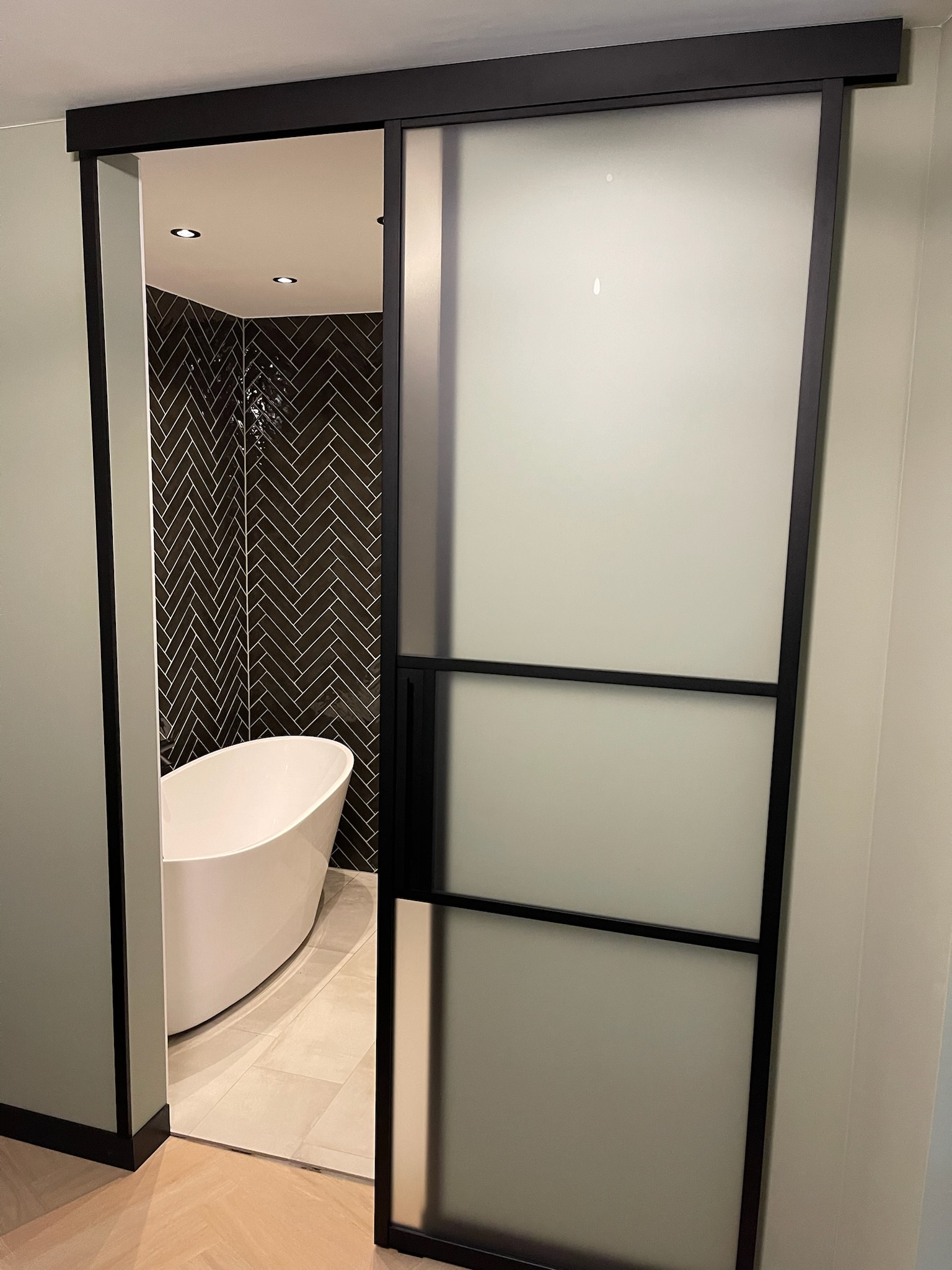 SolidDoor stalen schuifdeur bij de Woonspecialist SolidDoor stalen schuifdeur bij de Woonspecialist