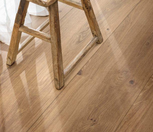 Extre brede pvc planken in lichte houtlook Extre brede pvc planken in lichte houtlook