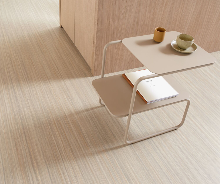 Detail foto van licht eiken marmoleum vloer - Linear Silt Stone