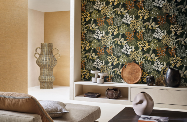 Weelderig casamance behang in de woonkamer Weelderig casamance behang in de woonkamer