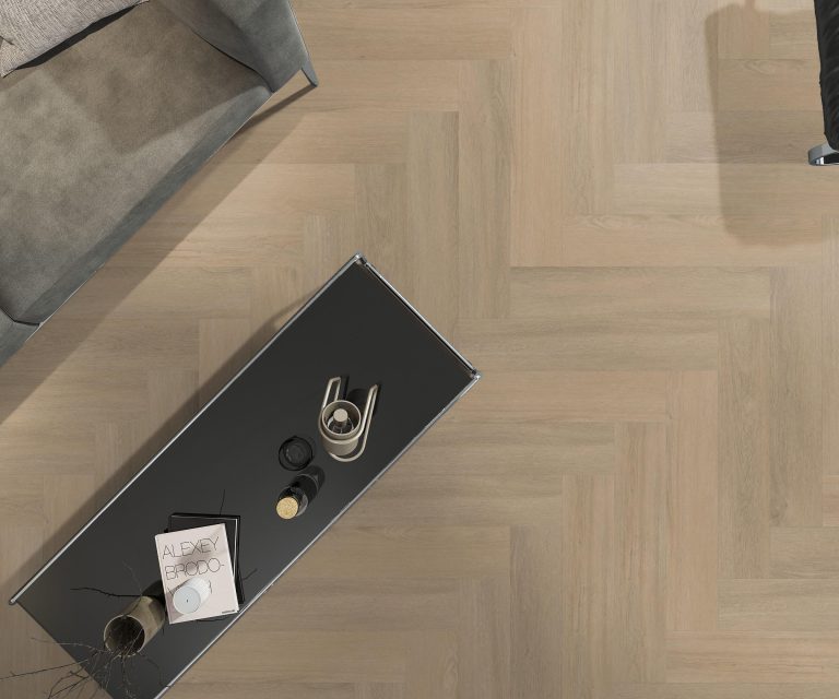 Withag visgraat pvc-vloer uit de WIJS-collectie in de kleur warm beige
