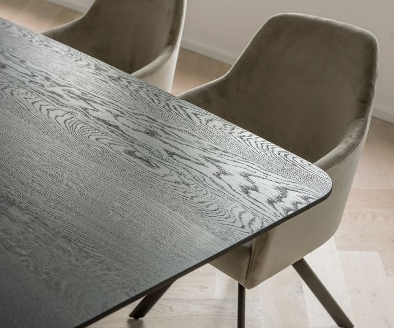 Zwarte eiken Forme tafel rechthoekig met radius blad