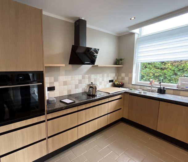 Hello Front keukenrenovatie - licht hout