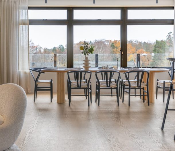 HW_SKARSHULT_XXL_Misty_White_345016 – Bjelin Woodura Houten Vloer