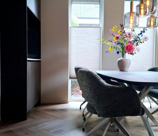 Buitink de Woonspecialist make-over in woning in Deventer keuken raamdecoratie en vloer