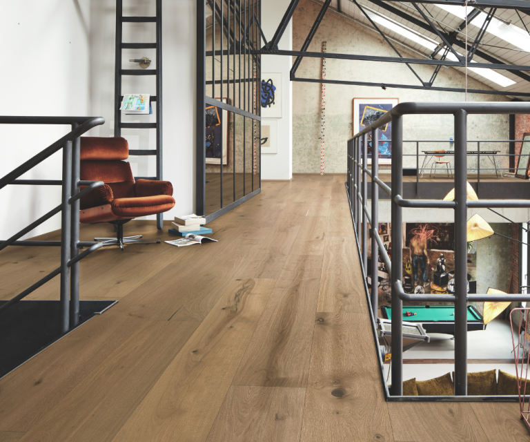 Lindura Eik Authentic Greige houten vloer in industrieel pand