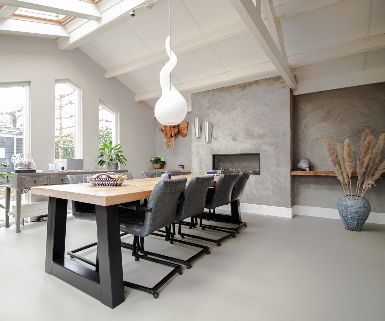 Licht gietvloer in de keuken